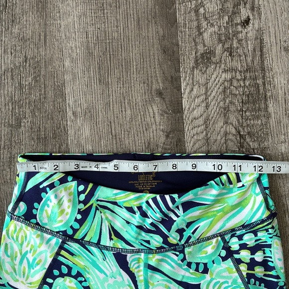 Lilly Pulitzer Thea Cropped Leggings | Party Like a Flock Star | Size S - Picture 8 of 12